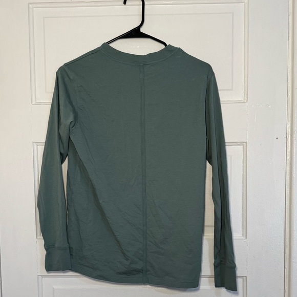 Lululemon Long Sleeve Shirt - Picture 3 of 4